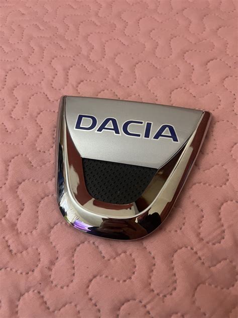 Front Grille Badge Emblem For Dacia Logan Sandero Duster Front