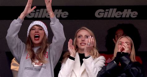 Video: Taylor Swift Attends Chiefs vs. Raiders on Christmas to Support Travis Kelce | News ...