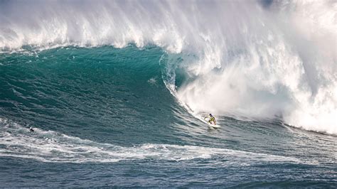 Local Lifeguard Luke Shepardson Wins Iconic Big Wave Surf Event At Hawaiis Waimea Bay Cnn