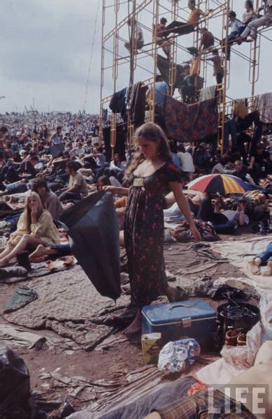 Photos That Show What It Was Like To Be At The Woodstock Festival In