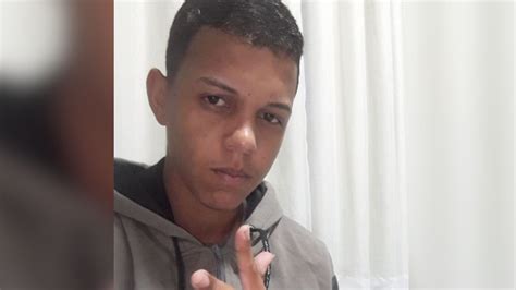 A Gazeta Jovem De 27 Anos é Assassinado A Tiros Em Via Pública Em Aracruz