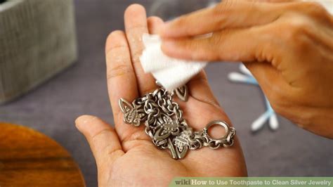 How to Use Toothpaste to Clean Silver Jewelry: 15 Steps