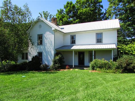 1920 Farmhouse For Sale on 18 Pretty Acres Tennessee $499,900 - Country