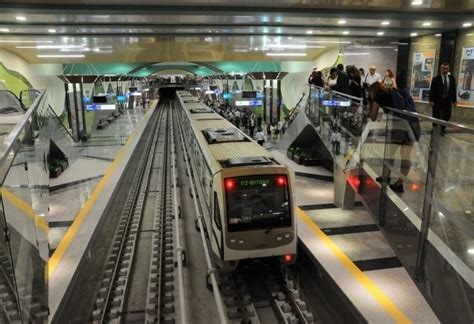 Метрото помете жена на метростанция "Жолио Кюри"