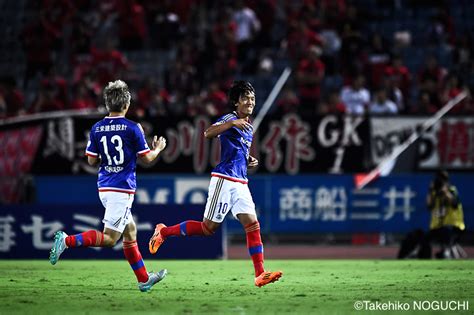 中村俊輔の芸術的fk炸裂横浜fmが4発大勝で3連勝同士の対決制す サッカーキング