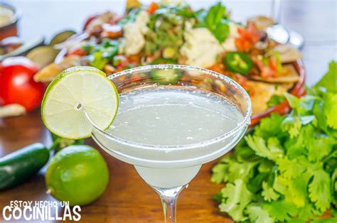 Receta de cóctel margarita Ingredientes y cómo prepararlo