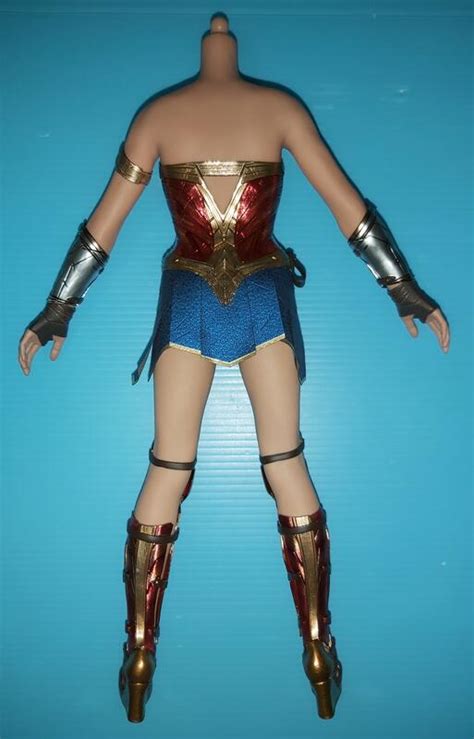 Hot toys MMS584 神力女超人1984 神力女超人 單售 身體組 not 索爾 美國隊長 露天市集 全台最大的網路購物市集