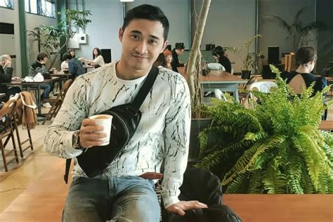 Siapa Penerjemah Pratama Arhan Ini Biodata Dan Profil Auliya Agung