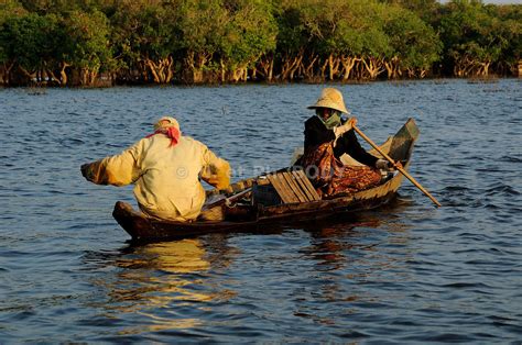 Philippe Body Photographies VILLAGE FLOTTANT SUR LE TONLE SAP