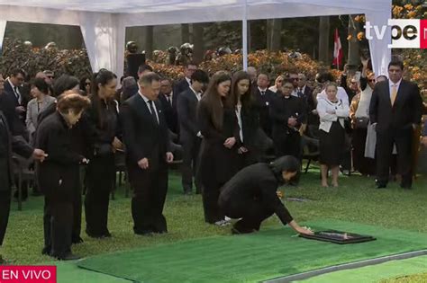 Alberto Fujimori Fue Enterrado En El Cementerio De Huachipa Keiko Y