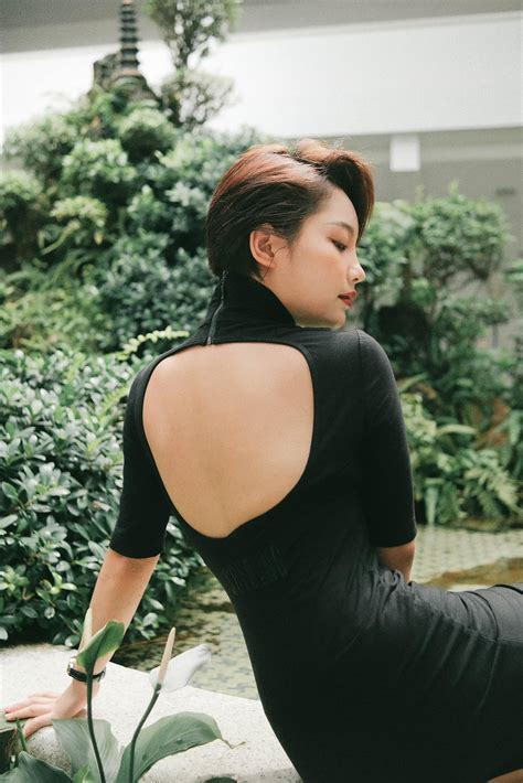 Nhan sắc hot girl người Tày bán vàng mã trong phim giờ vàng VTV