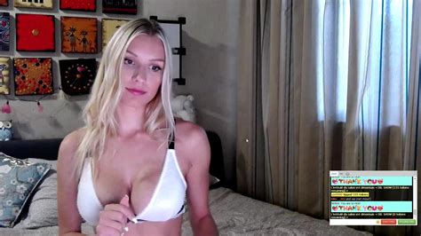 Killer Tits Strip Show With Oil On The Entire Body CamWhores