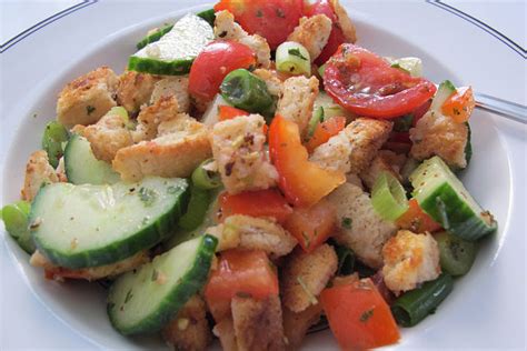 Brotsalat Mit Gurke Und Paprika Von Aurora Chefkoch