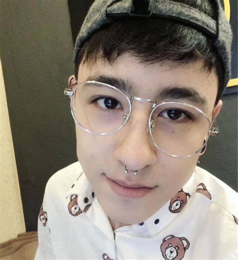 Hot boy lai Tây nổi tiếng trong giới trẻ Việt Gương mặt trẻ ZNEWS VN