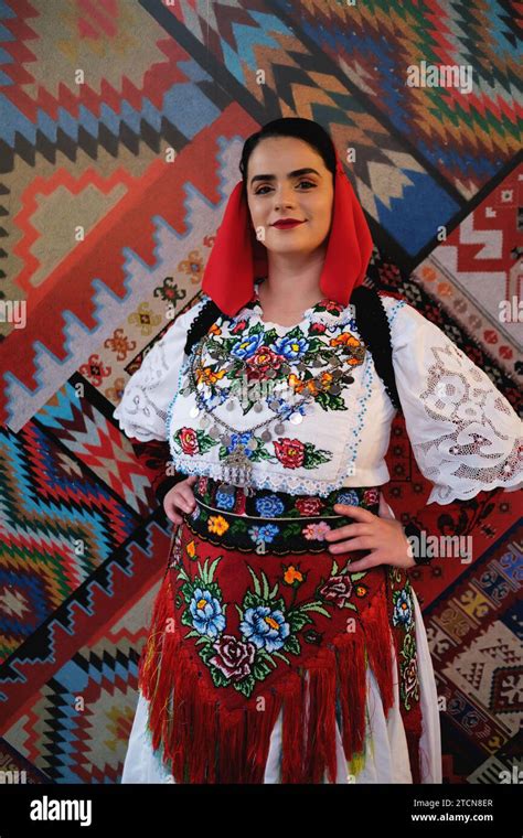 Albanian traditional clothing hi-res stock photography and images - Alamy