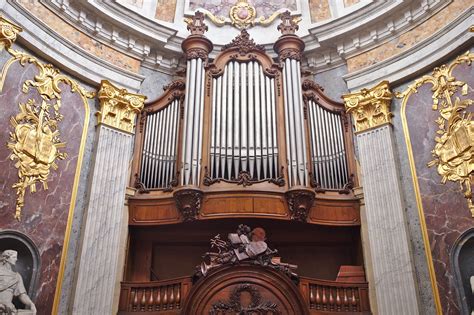 orgue de tribune chapelle de l hôpital Saint Jacques Besançon Doubs