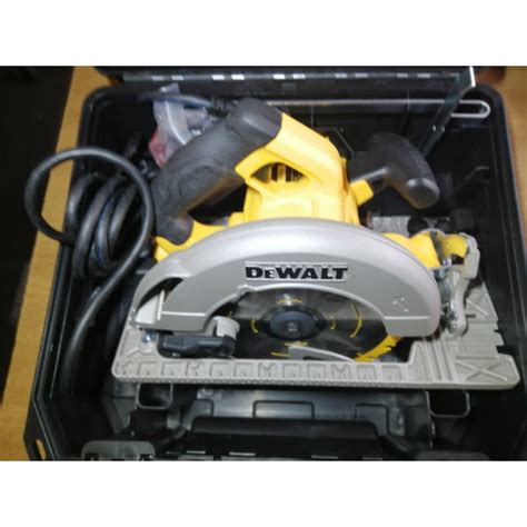 DWE576K - Ferastrau circular de mana DEWALT - RESIGILAT