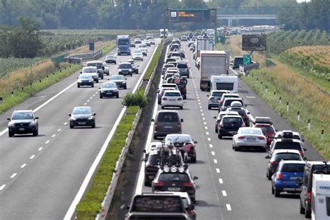 Già da questo venerdì traffico da bollino rosso in A4 Le previsioni