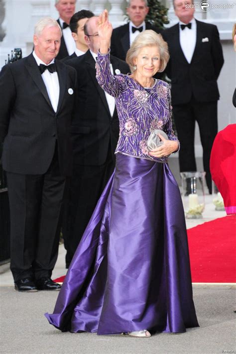 Lady Ogilvy Lors Du Dîner De Gala Organisé Par La Reine Elizabeth Ii La