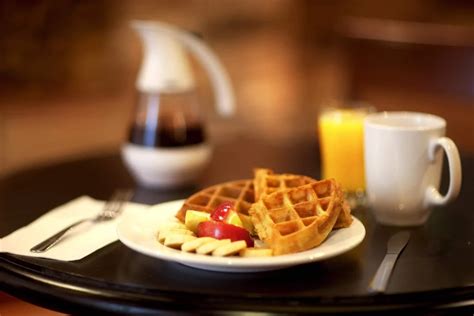 Quality Inn Breakfast Hours, Menu & Prices - 2025