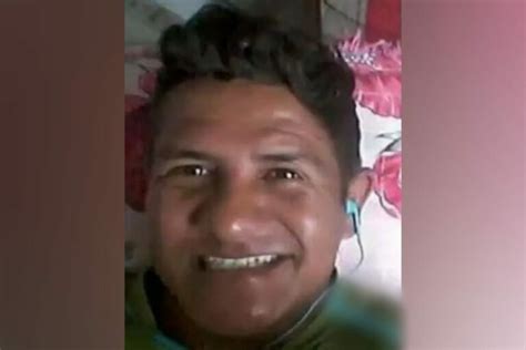 Homem Morre Após Ser Atingido Por Raio Enquanto Mexia No Celular No