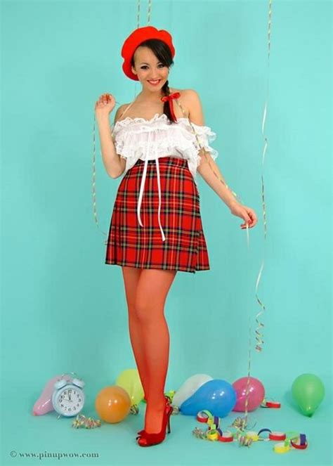 Retro Style Pinup Babe Celebrates New Years Porn Pictures Xxx Photos Sex Images Pictoa