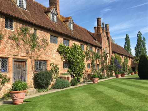 Sissinghurst Castle, Kent48 - Sisley Garden Tours