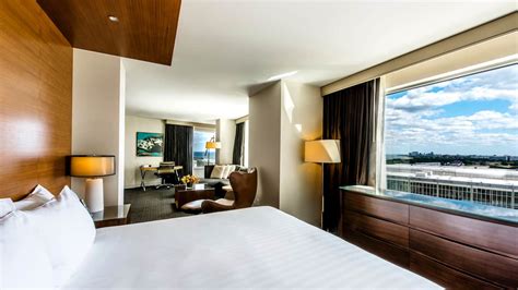 Chicago Hotel Suites and Rooms | Hyatt Regency McCormick Place