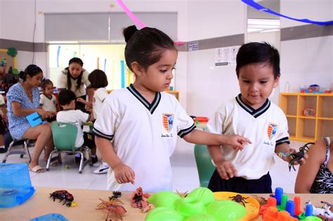 Colegio San Ignacio de Loyola recibe a niñas por primera vez en su