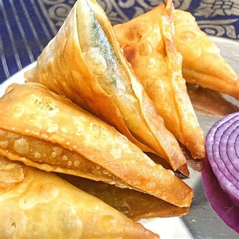 Easy And Golden Chicken Samosa Recipe Spice And Life