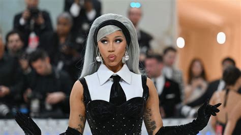 Unangenehm So Blamierte Sich Cardi B Vor Zwei Superstars