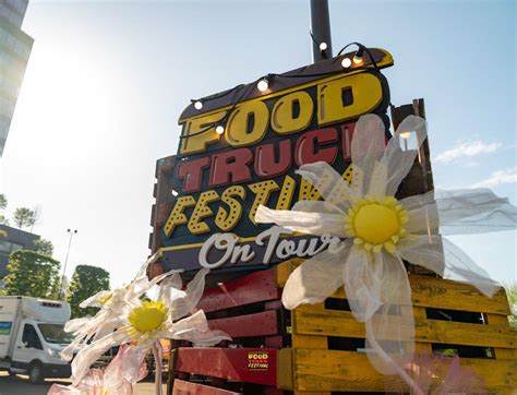 Food Truck Festival Aduce Peste 25 De Van Uri Cu Preparate