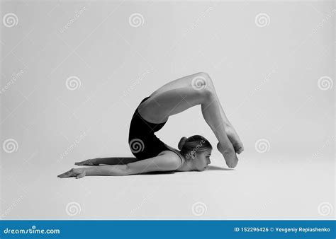 Beautifull Flexible Blonde Girl Posing Gymnastics Stock Photo Image Of Dance Fitness 152296426