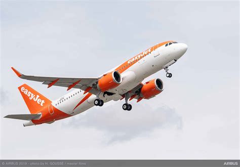 EasyJet Orders 12 More Airbus A320neo Aircraft BoardingPass News