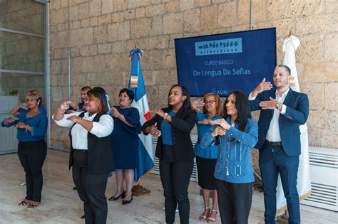 ADN capacita a colaboradores en lengua de señas