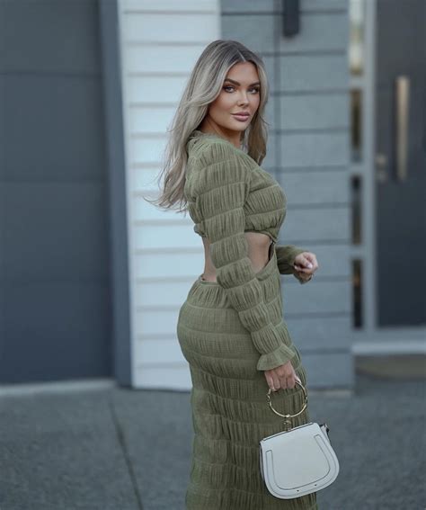 Instagram Star Sarah Harris Sizzling Hot Photos Leaked On Social Media