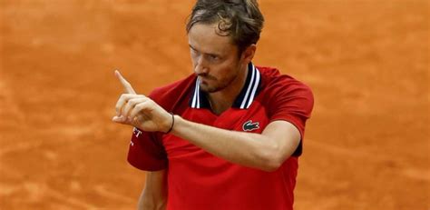 Medvedev Vence A Alexander Bublik En El Mutua Madrid Open