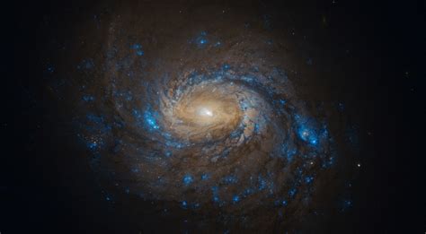 Teach Astronomy Active Galaxies