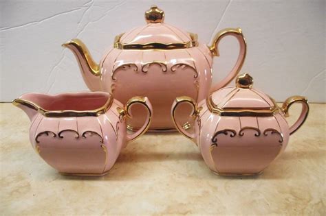 Vtg Sadler Cube Teapot Cream And Sugar Set Dusky Salmon Pink Gold Trim