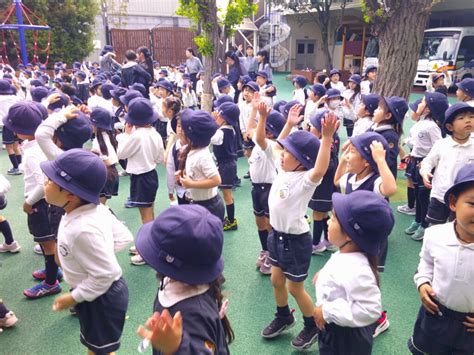 挨拶、元気いっぱい！ ｜ 新宿区 幼稚園 新宿区 学校法人伸びる会学園