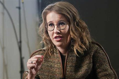 Ksenia Sobchak Russian Tv Star ‘flees Country As Investigators Raid