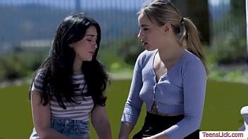 Jane Wilde And Anna Claire Clouds Enjoy Their Rimjob XVIDEOS