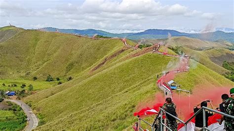 Pembentangan 1000 Meter Bendera Merah Putih Di Bukit Tungkuwiri