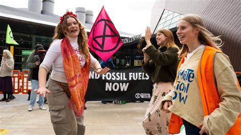 Adelaide Extinction Rebellion Activists Explain What Theyre Doing To