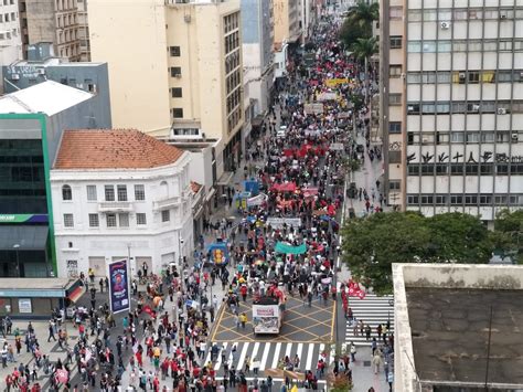 Manifestantes Fazem Protesto Contra O Presidente Jair Bolsonaro Em