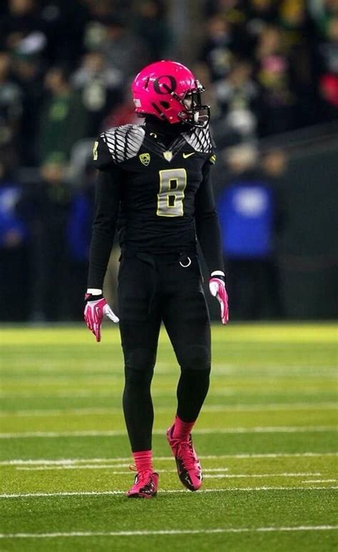 Oregon Officially Unveils New Pink Uniforms Ahead Of Matchup Against Ucla On 10 22 R Cfb