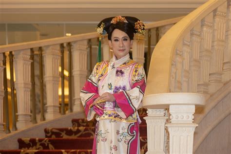 舞台劇《嘉慶君遊臺灣》郭子乾、白雲古裝反串最美妃子，成了金鐘影帝陳亞蘭重要的女人