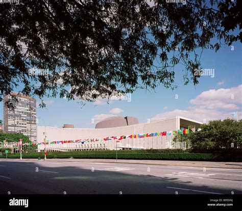 The UN headquarters Stock Photo - Alamy