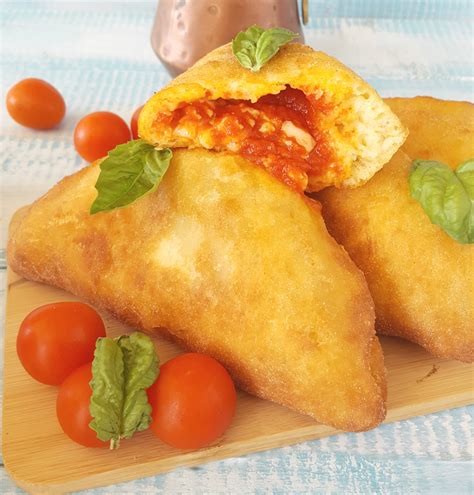 Panzerotti Pugliesi Pomodoro E Mozzarella Il Mondo Di Adry