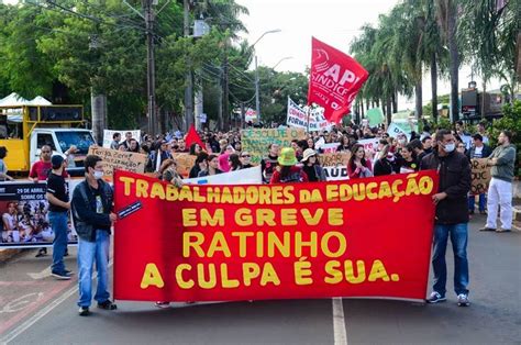 Mais Greve Professores Aprovam Greve Na Rede Estadual De Ensino A